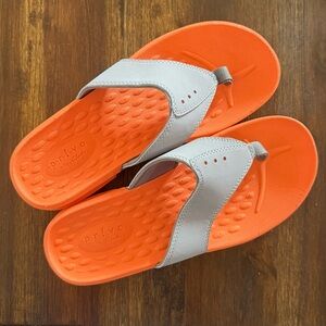 CLARKS Privo Flip Flop Womens Sandals - Size 7M